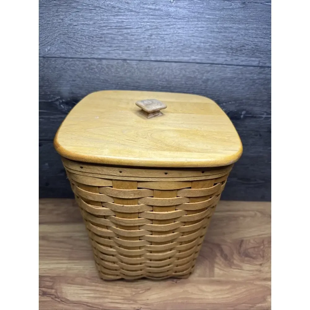 VNT 1999 Longaberger LARGE Basket with Plastic Protector and Lid 11.5x9.75”